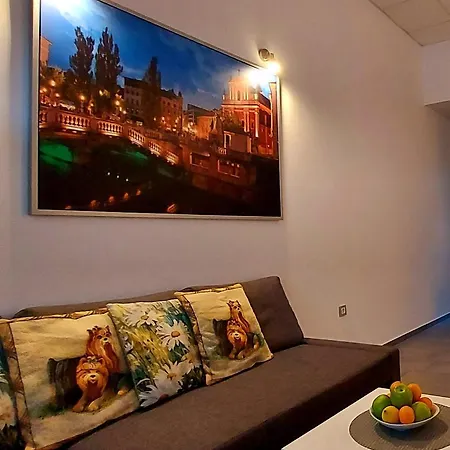 Viktor Apartment